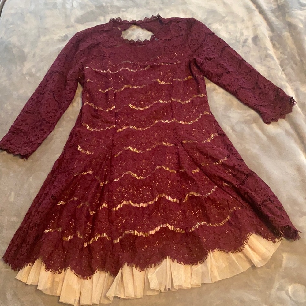 New with tag Lace burgundy dress for women size XL.